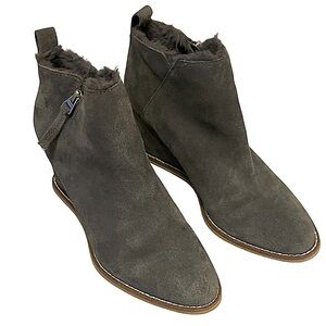 Dolce Vita Gili Grey Suede Fur Lined Wedge Ankle Booties Size 8.5